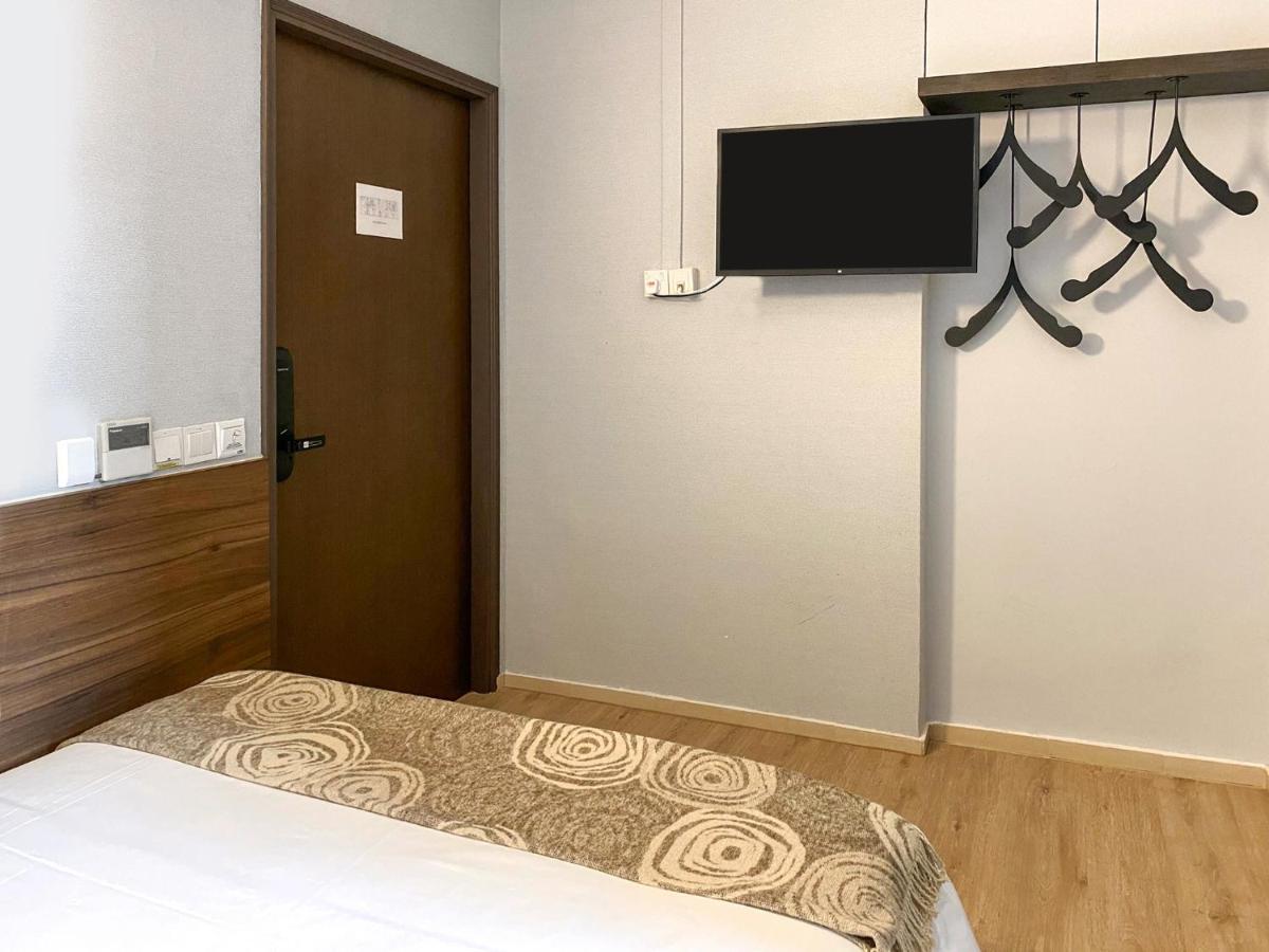 Hotel St Signature Bugis Beach, Short Overnight, 12 Hours, Check In 7pm Or 9pm Singapura